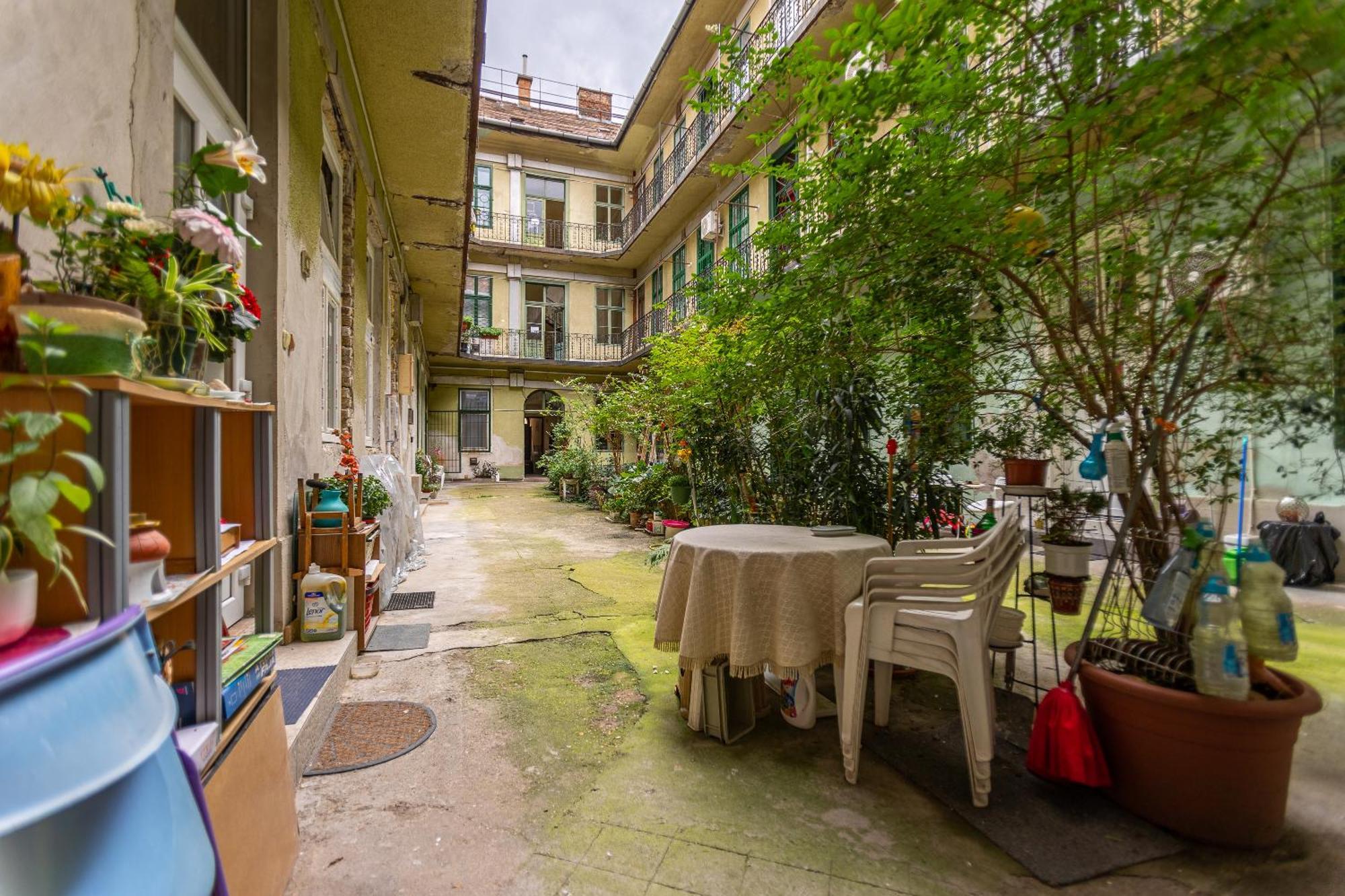 ブダペストCosy Flat With Balconyアパートメント エクステリア 写真